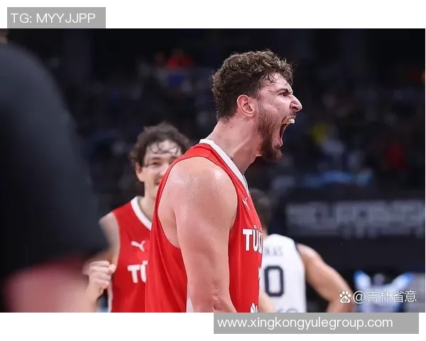 乌布雷状态火热合同年表现亮眼场均21分助攻与三分命中率飙升 乌布雷状态火热合同年表现亮眼场均21分助攻与三分命中率飙升