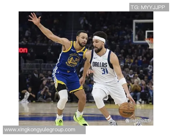 克莱首节火力全开三分球命中率惊人独行侠狂轰42分展现强大攻击力