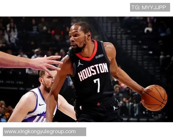 杜兰特分析两战爵士差异强调减少失误与三分防守不足